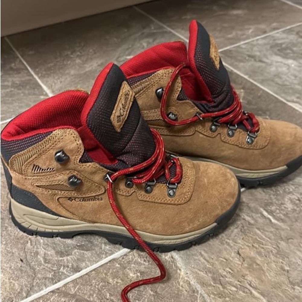 Columbia Boots Size 6.5
